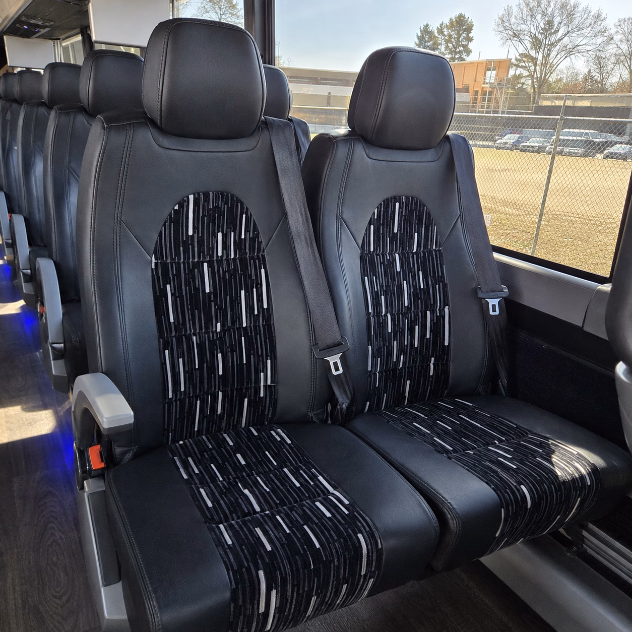 school bus rentals for dallas zoo field trips